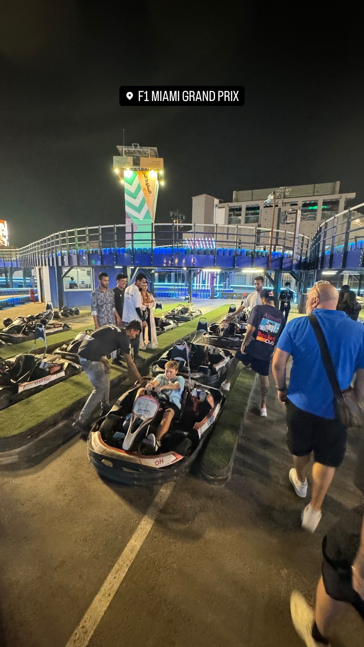 Neymar estica festa de 13 anos de Davi Lucca em parque de diversões e pista de kart na Arábia Saudita; veja | Gente