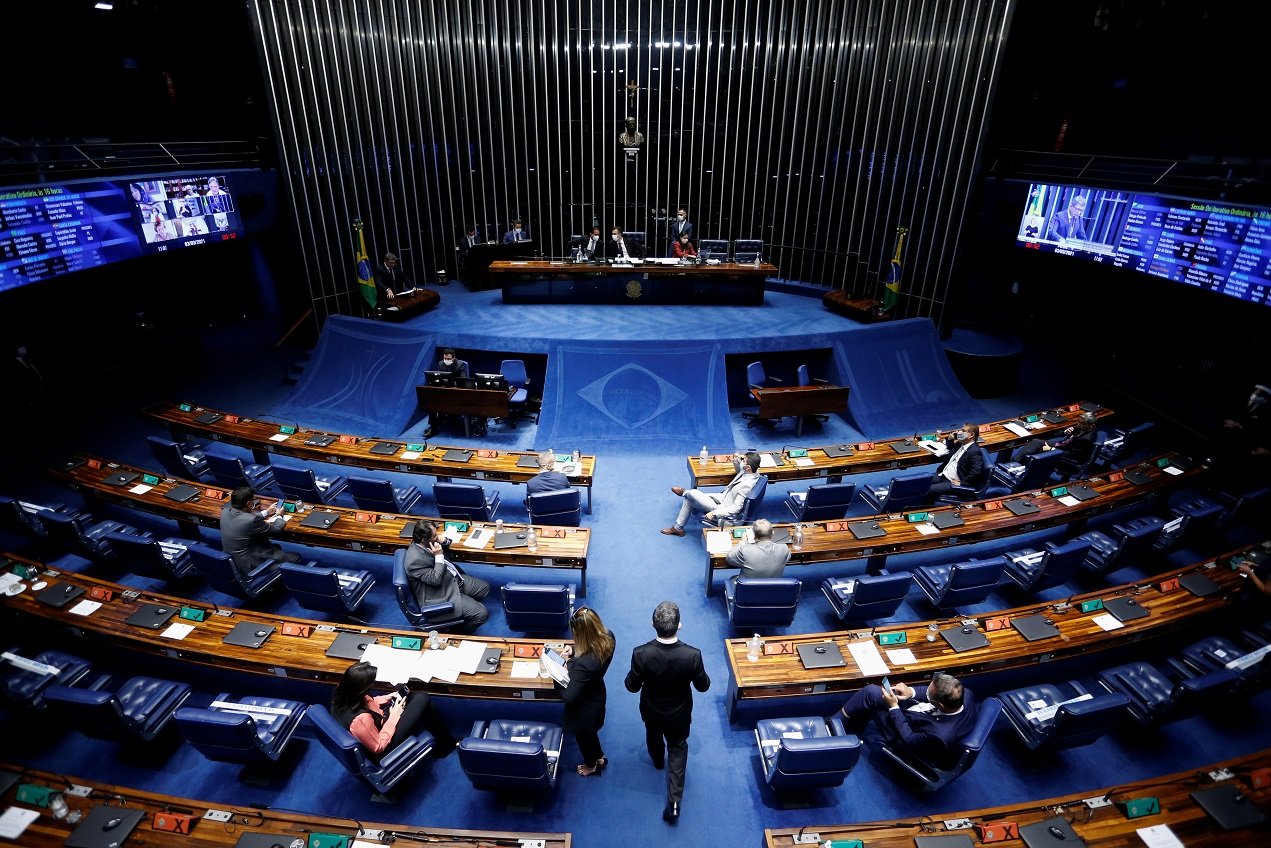 Senado aprova urgência de texto que altera Ficha Limpa e pode favorecer Bolsonaro