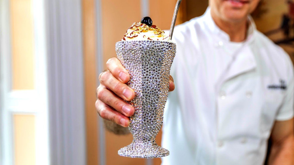 Este restaurante nos EUA serve o milkshake mais caro do mundo | Comida & Bebida