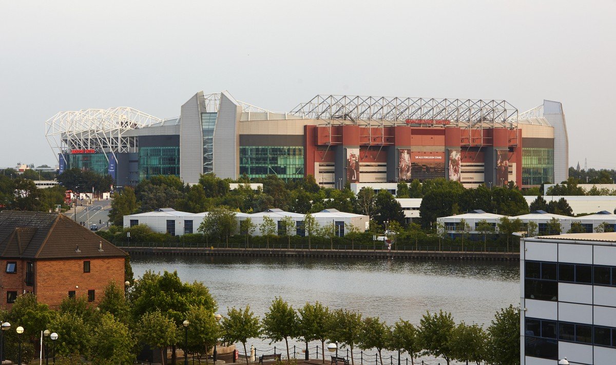 Manchester United anuncia contratação de arquiteto renomado para revolucionar entorno de estádio | Edifícios