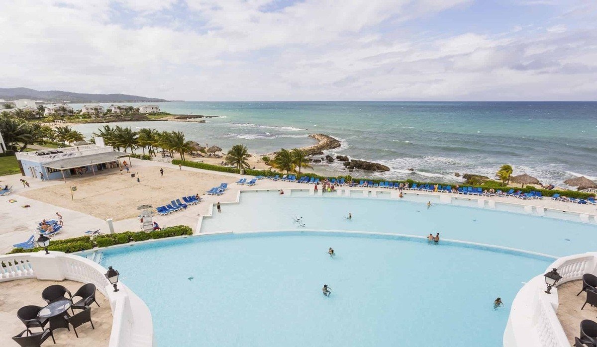 Inspirada em 'Lagoa Azul', piscina de hotel na Jamaica tem 8 mil m²; fotos