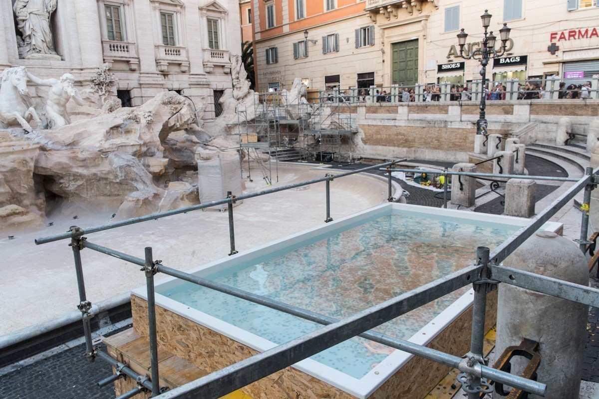 Piscina instalada para substituir Fontana di Trevi vira alvo de deboche nas redes sociais | Curiosidades