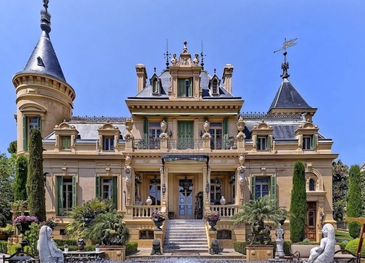 Por dentro de castelo na França à venda por R$ 160 milhões | Casa Vogue Estate